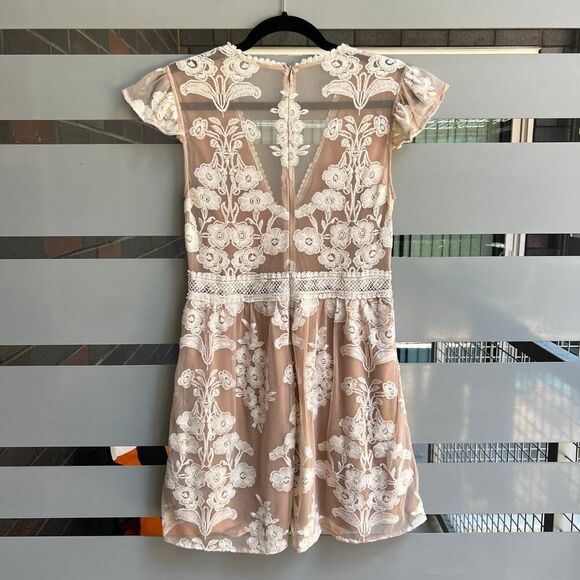 For Love & Lemons 'Salud' Nude Embroidered Mesh Mini Dress Size L - Picture 3 of 8